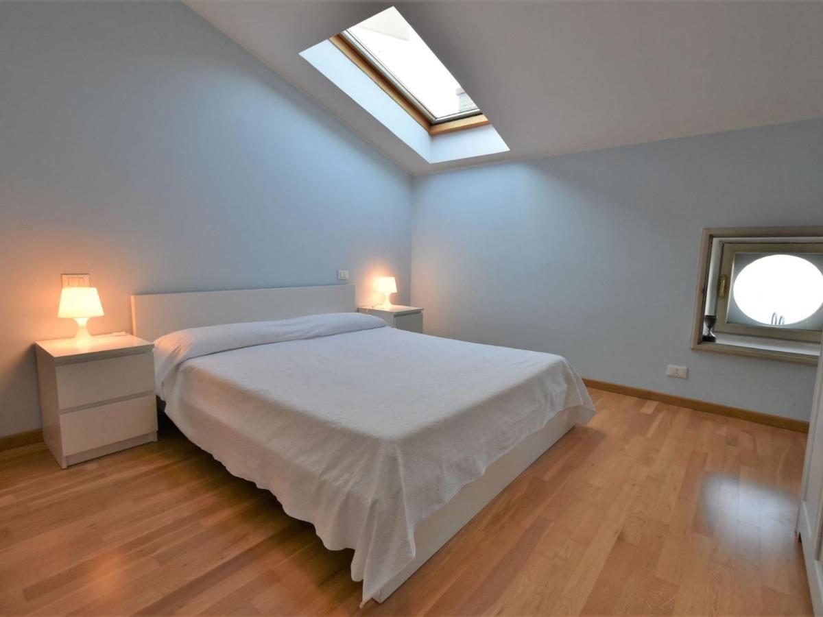 Apartment Duomo Mansarda By Interhome 伊塞奥 外观 照片